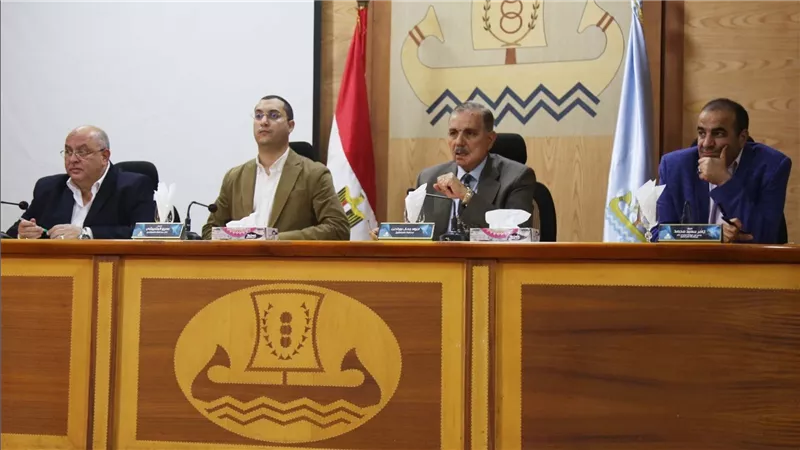 محافظ كفر الشيخ يصدر كتابا دوريا لتنظيم العمل يوم الأحد خلال شهر أغسطس 