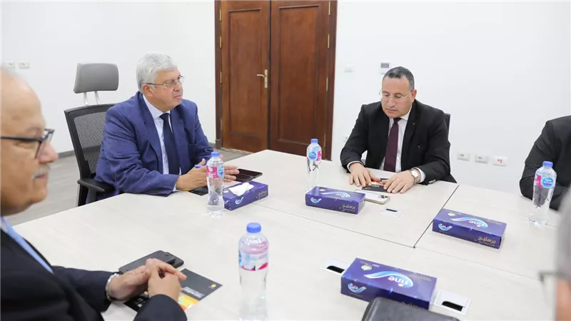 وزير التعليم العالي يتابع منظومة العمل بمراكز التميز بجامعتي القاهرة والإسكندرية