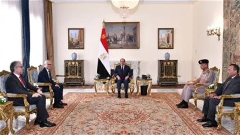 الرئيس السيسى يبحث مع وزير دفاع صربيا تعزيز التعاون العسكرى والأمنى بين البلدين