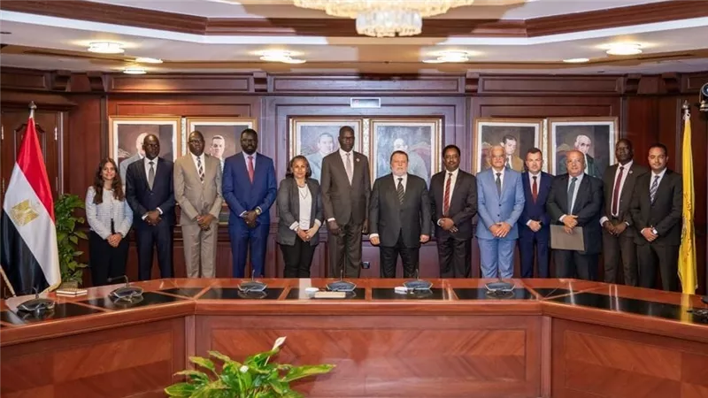 حسن عبد الله يستقبل وفدًا من البنك المركزي لجنوب السودان