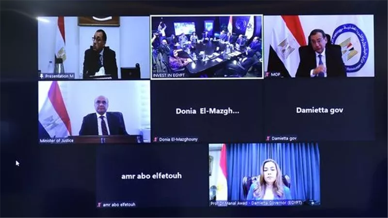 رئيس الوزراء يشهد تجربة حية لتأسيس أول شركة إلكترونياً عبر المنصة الرقمية لهيئة الاستثمار