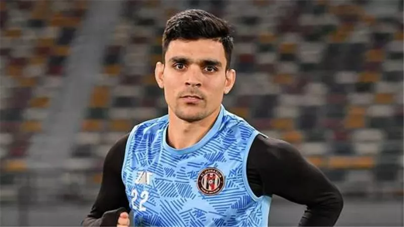 الإعلان خلال ساعات.. أشرف بن شرقي في بيراميدز مقابل 5 ملايين دولار