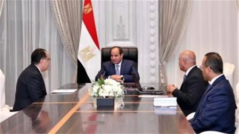 وزير النقل: الرئيس السيسي وجه بإنشاء مصانع للمترو والقطارات والسفن والأتوبيسات بمصر