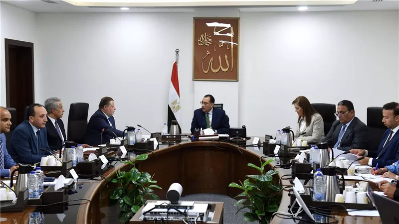 رئيس الوزراء يتابع ما يتم منحه من تيسيرات ومحفزات للمصريين بالخارج في مختلف القطاعات