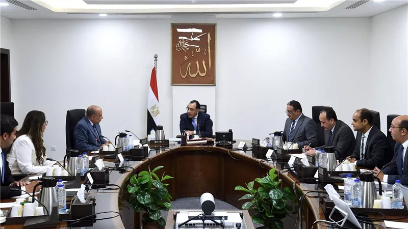 رئيس الوزراء يتابع نشاط عمل شركة الشرقية 