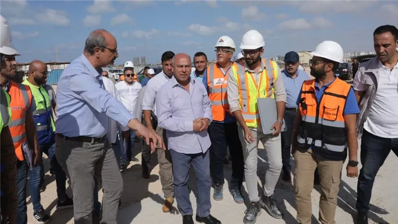 وزير النقل يتفقد مواقع العمل بشبكة القطار الكهربائي السريع (العين السخنة /  مطروح)  