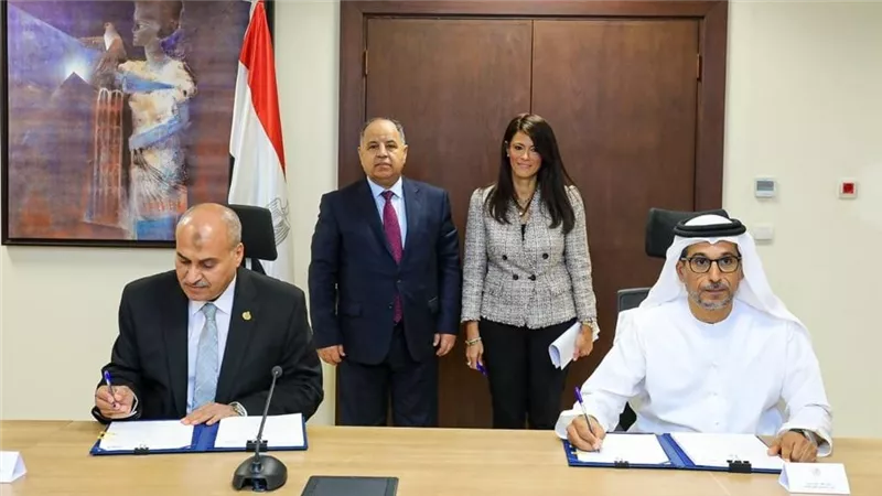 مصر والإمارات توقعان اتفاقية برنامج تمويل دوار لتمويل واردات القمح بقيمة 500 مليون دولار