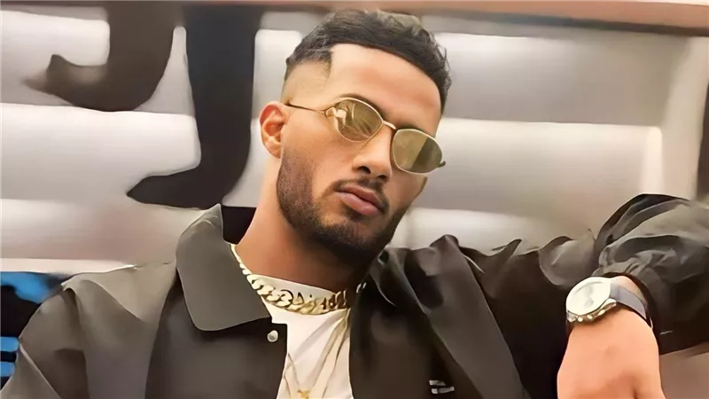 دافع عن يحيي الفخراني.. محمد رمضان يعترض على سؤال مذيعة أحد البرامج