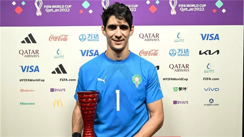 بعد نيمار.. ياسين بونو ينتقل إلى الهلال السعودي