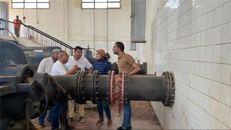 رئيس جهاز مدينة السويس الجديدة تتفقد رافع مياه الـ٩٠٠ بحي عتاقة