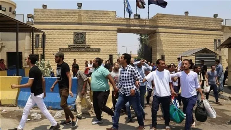 بعد خروجه من السجن.. أول صور لأحمد دومة