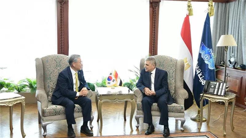 الفريق أسامة ربيع يستقبل السفير الكوري الجنوبي لبحث سبل التعاون المشترك