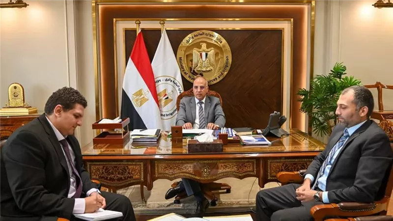 وزير الري يتابع إجراءات تقييم حالة المنشآت المائية 