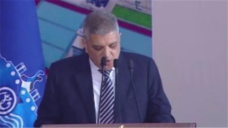 رئيس قناة السويس: تعاملنا باحترافية مع عطل ناقلتين وعودة الملاحة خلال ساعات