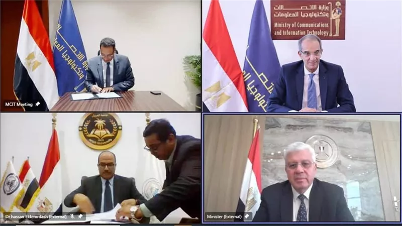 وزيرا الاتصالات والتعليم العالى والبحث العلمى يشهدان توقيع بروتوكول تعاون لإنشاء مركز إبداع مصر الرقمية 