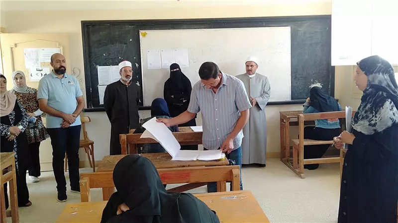 رئيس منطقة السويس الأزهرية يتفقد لجان إمتحان الشهادة الثانوية
