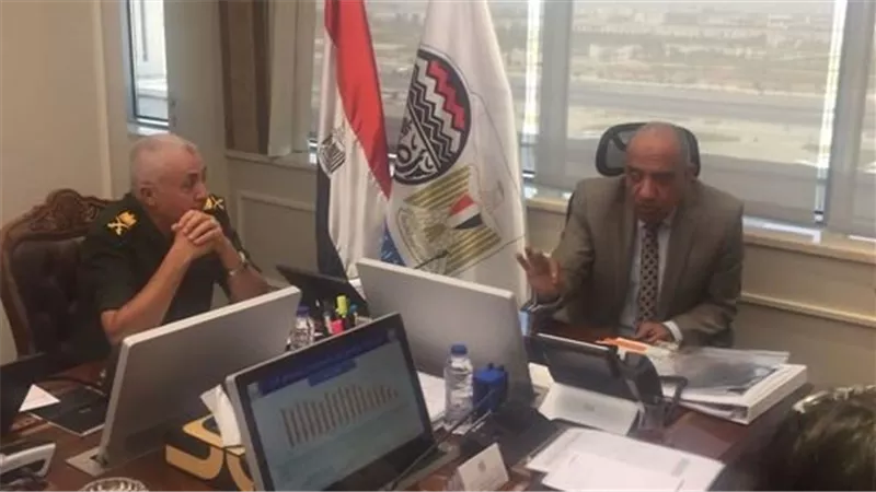 وزير قطاع الأعمال يستعرض أعمال مشروع التطوير بمجمع شركة مصر للغزل والنسيج وصباغي البيضا 