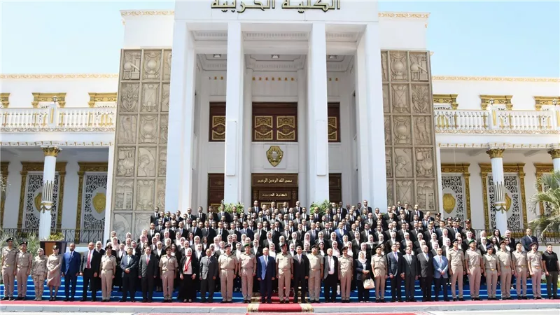 الأكاديمية العسكرية المصرية تحتفل بتخرج دورات جديدة من العاملين بوزارة النقل