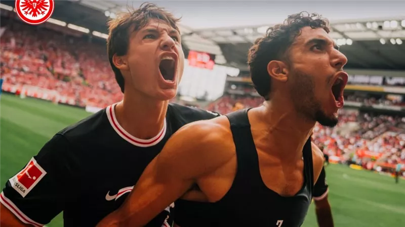 بهدف قاتل.. مرموش يخطف تعادلا لـ فرانكفورت ضد ماينز في الدوري الألماني