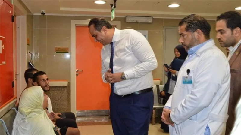 رئيس هيئة الرعاية الصحية يتفقد مجمع الإسماعيلية الطبي لمتابعة سير العمل 