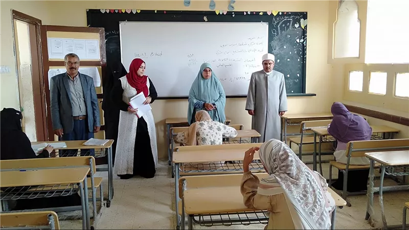 رئيس الأزهر بالسويس يتفقد لجان إمتحانات الدور الثاني للثانوية الأزهرية