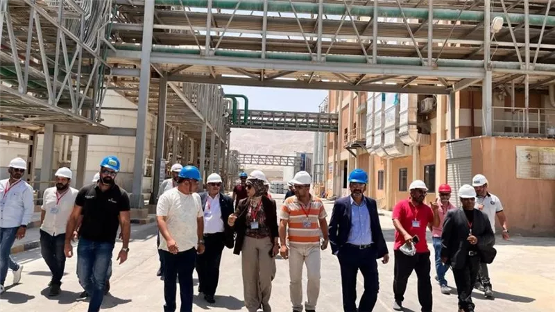 رئيس جهاز السويس الجديدة في زيارة لـ جلاكسي للكيماويات