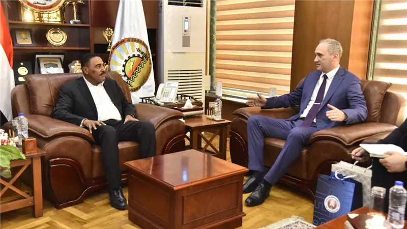 محافظ مطروح يستقبل سفير بيلاروسيا بالقاهرة