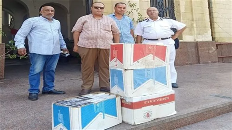 تموين الإسكندرية يشن حملات تموينية على محلات السجائر بمحطة مصر  
