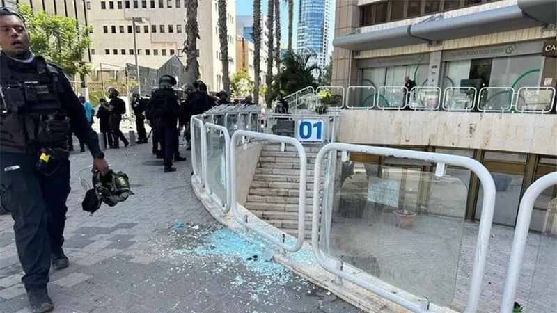 بعد أحداث الشغب والتخريب.. نتنياهو وجه بإرسال قوات ضخمة لاستعادة النظام