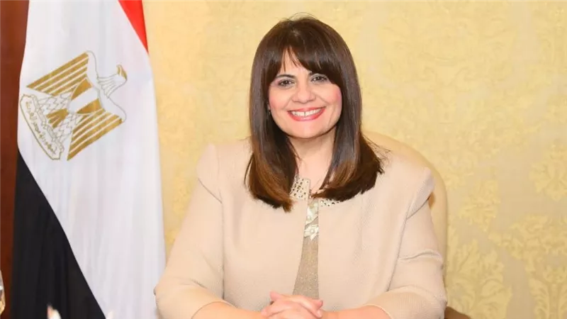 وزيرة الهجرة تشارك في افتتاح المعرض الدولي لصناعة الورق والتعبئة والتغليف والطباعة