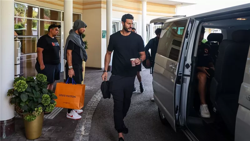 استعدادًا لمباراتي إثيوبيا وتونس.. رباعي الأهلي يصل إلى معسكر منتخب مصر