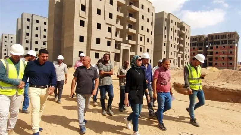 رئيس جهاز مدينة السويس الجديدة تواصل تفقدها لمواقع الأعمال