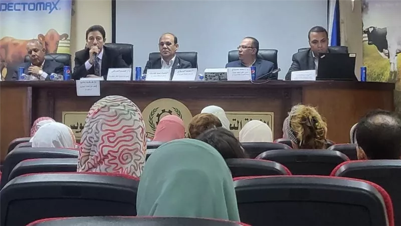 خشانة في مؤتمرالأطباء البيطريين يعلن دعمه للأطباء بتوفير فرص عمل لهم