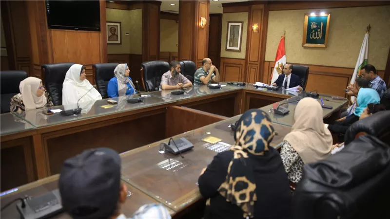 نائب محافظ سوهاج يلتقي مديري إدارات خدمة المواطنين على مستوى المحافظة