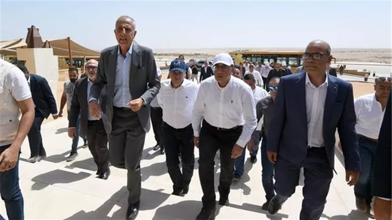 رئيس الوزراء يتفقد أعمال تطوير الخدمات بمنطقة الأهرامات
