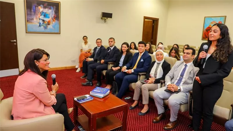 وزيرة التعاون الدولي تلتقي خريجي برنامج التدريب الصيفي ٢٠٢٣ بوزارة التعاون الدولي