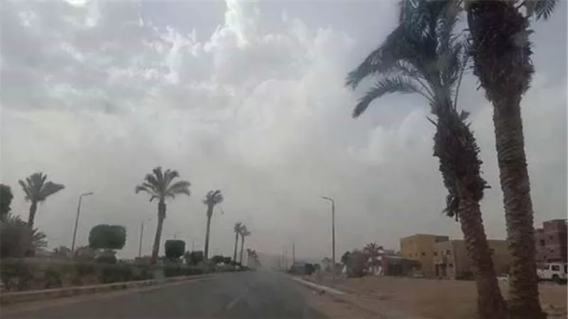 الأرصاد: غطاء سحابى يحجب أشعة الشمس وأمطار متفاوتة الشدة بشمال البلاد