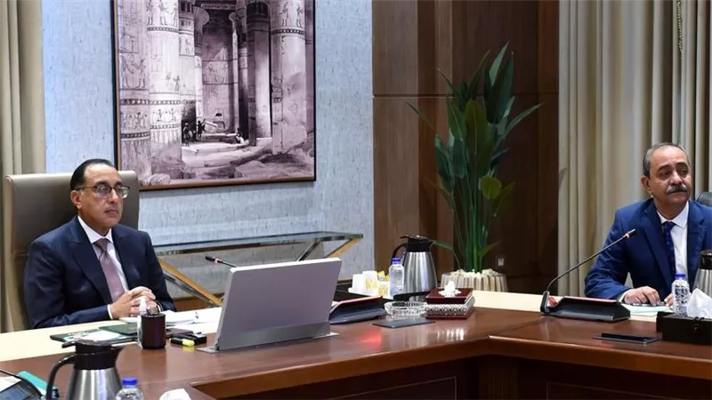 رئيس الوزراء يتابع الموقف التنفيذي لعدد من المشروعات بمحافظة الإسماعيلية