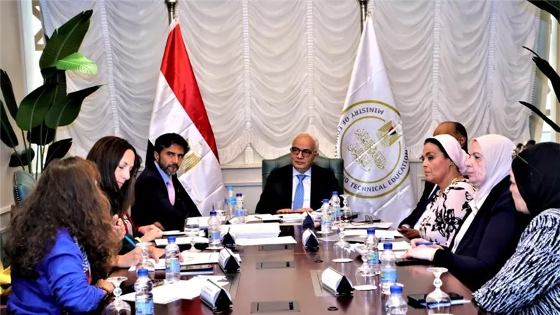 وزير التربية والتعليم يبحث مع وفد منظمة يونيسف مصر أوجه التعاون المشترك