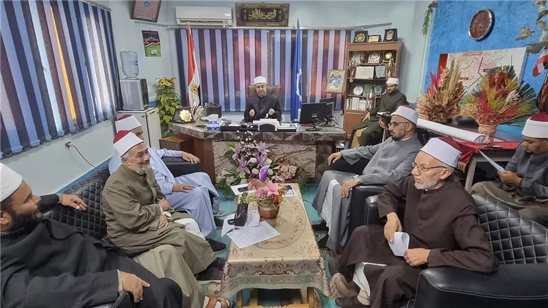 أوقاف السويس تناقش تكثيف الأنشطة الدعوية لتؤدي المساجد دورها المجتمعي 