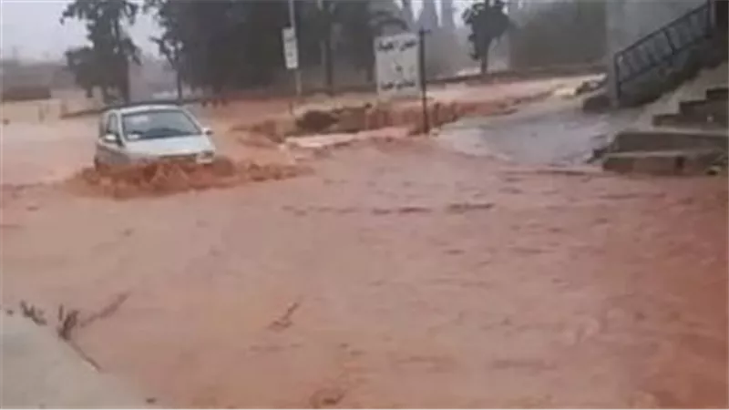 وصول طائرتين إماراتيتين تحملان مساعدات إغاثية إلى ليبيا