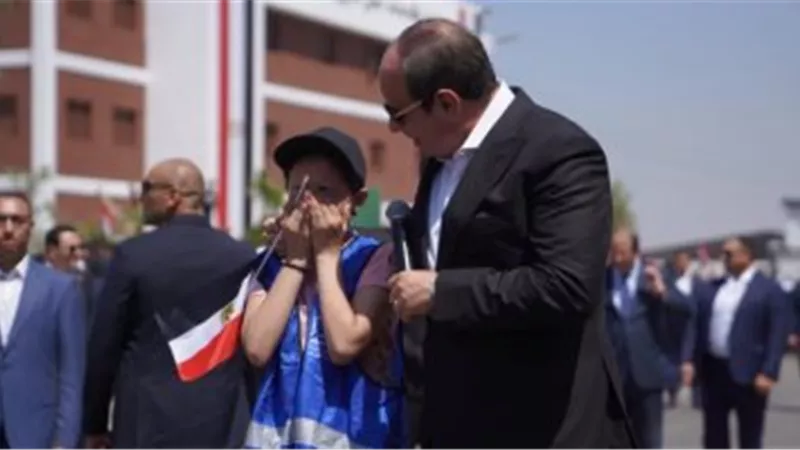 الرئيس السيسي يشارك فى مأدبة غداء سدس الأمراء ويلتقى بعدد من أهالى بنى سويف