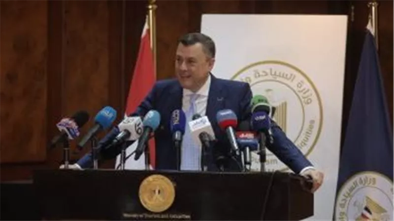 وزير السياحة والآثار يتفقد مقابر الصحابة بمنطقة الأبجية بالمقطم