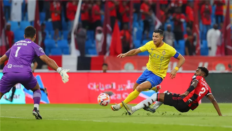الدوري السعودي.. رونالدو يقود النصر للفوز على الرائد بثلاثية