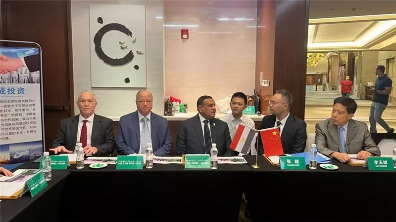 وزير التنمية المحلية: مصر ترحب بكافة المستثمرين ورجال الأعمال الصينيين
