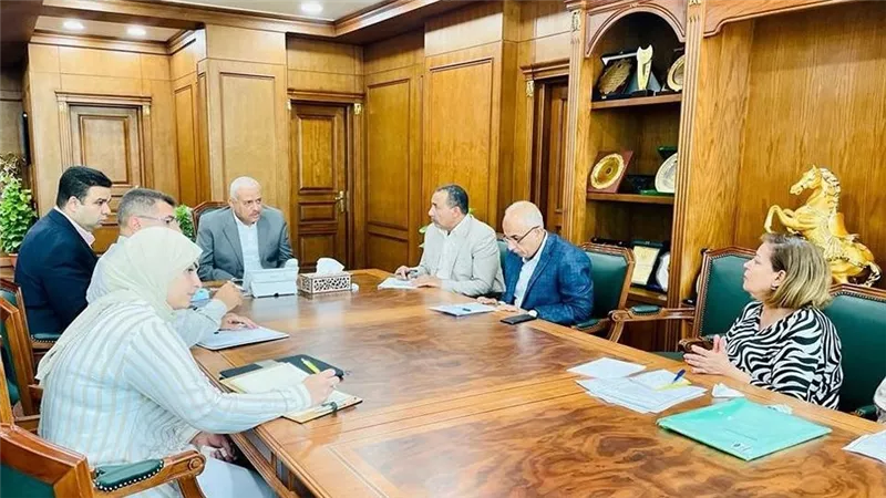 محافظ السويس: محاسبة كل من يحاول الإعتداء على أراضي المدافن