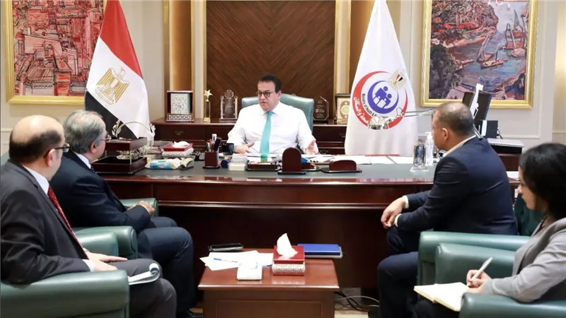 وزير الصحة يلتقي الرئيس التنفيذي لشركة «ميديكاست» الأسترالية لبحث الفرص الاستثمارية في مجال الأشعة