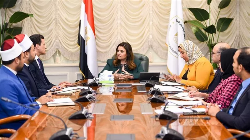 وزيرة الهجرة تستقبل وفدا من الأزهر الشريف لبحث التعاون في توعية المصريين بالخارج