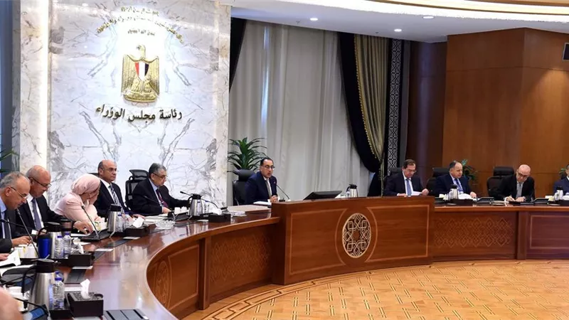 رئيس الوزراء يترأس الاجتماع الأول لـ 