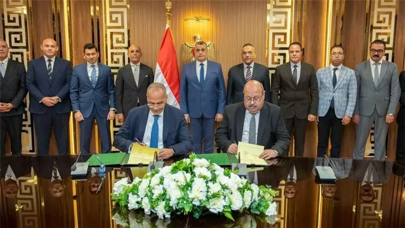 صلاح يشهد توقيع بروتوكول تعاون بين 